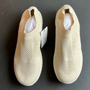 NWT Machine Washable Beige TIOSEBON Women's Athletic Walking Shoes Slip On 11